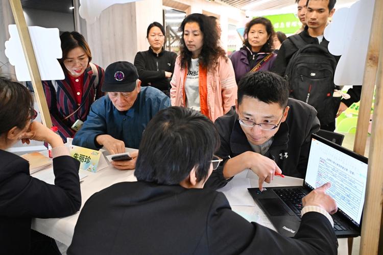 此次基礎教育咨詢活動,是長橋街道推進教育服務"貼地生根"的暖心舉措